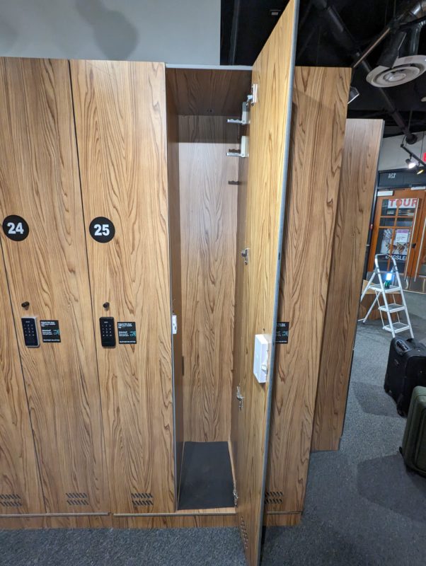A Small Ski locker - daily facility in a room.